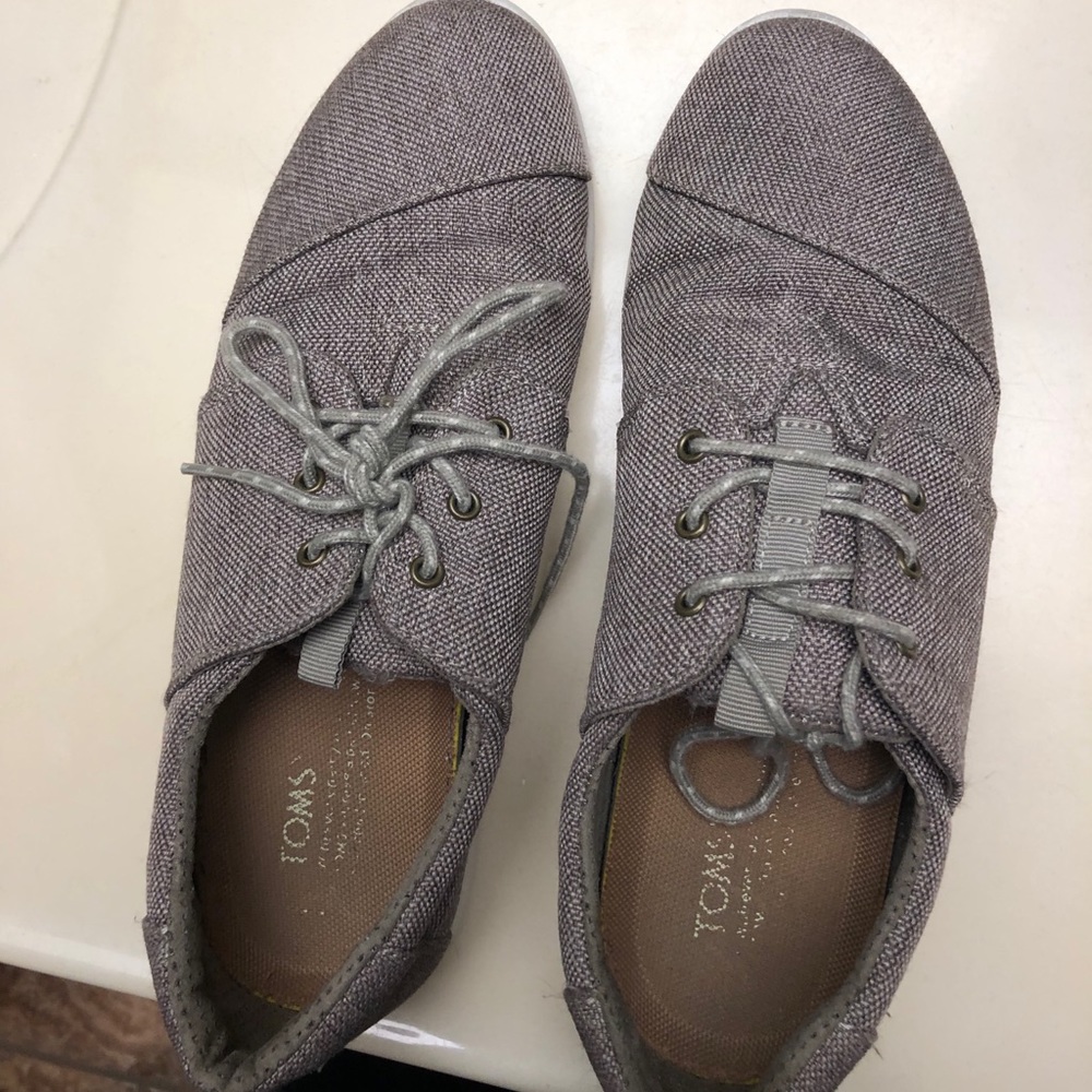 Tom’s shoes